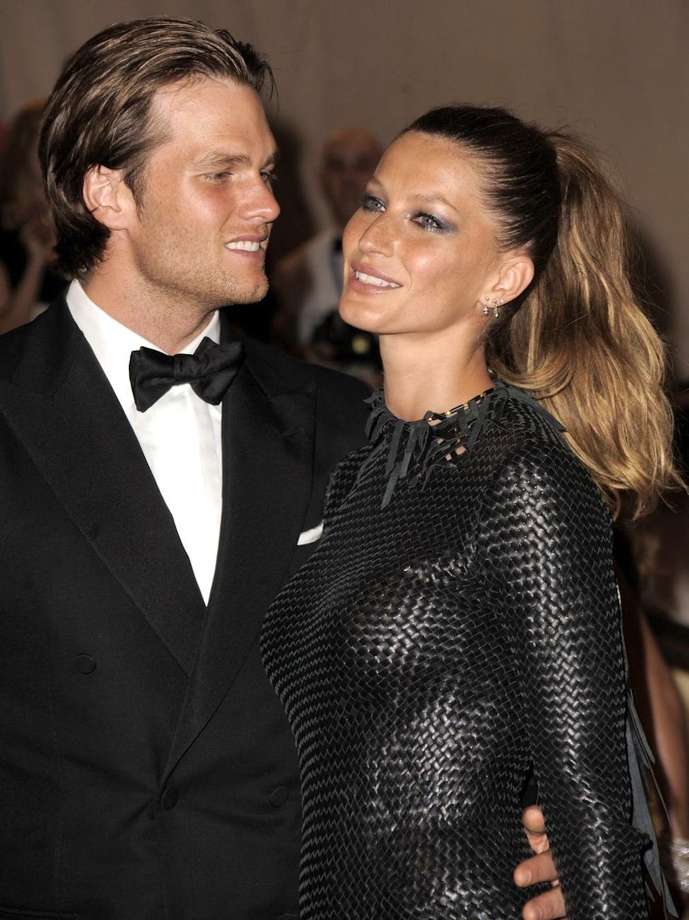 Il giocatore di football americano Tom Brady e l'ex moglie, la modella Giselle Bündchen al Met Gala a New York nel 2010.
