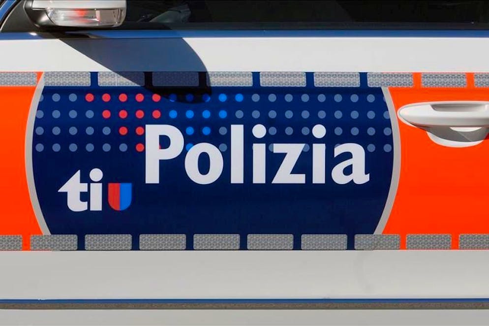La polizia ha istituito posti di blocco
