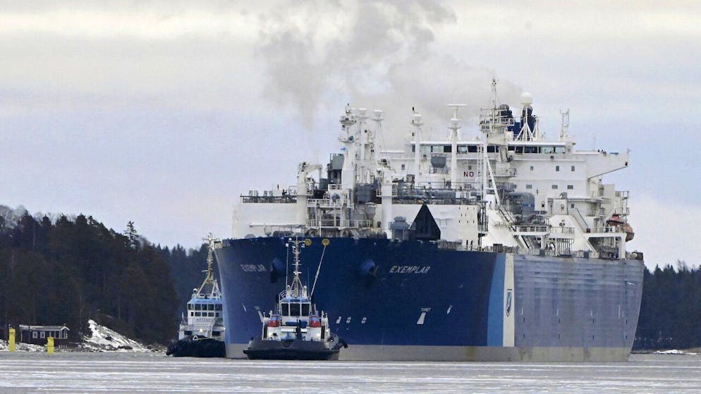 Das Terminalschiff "Exemplar" bei der Ankunft im Hafen Inkoo.