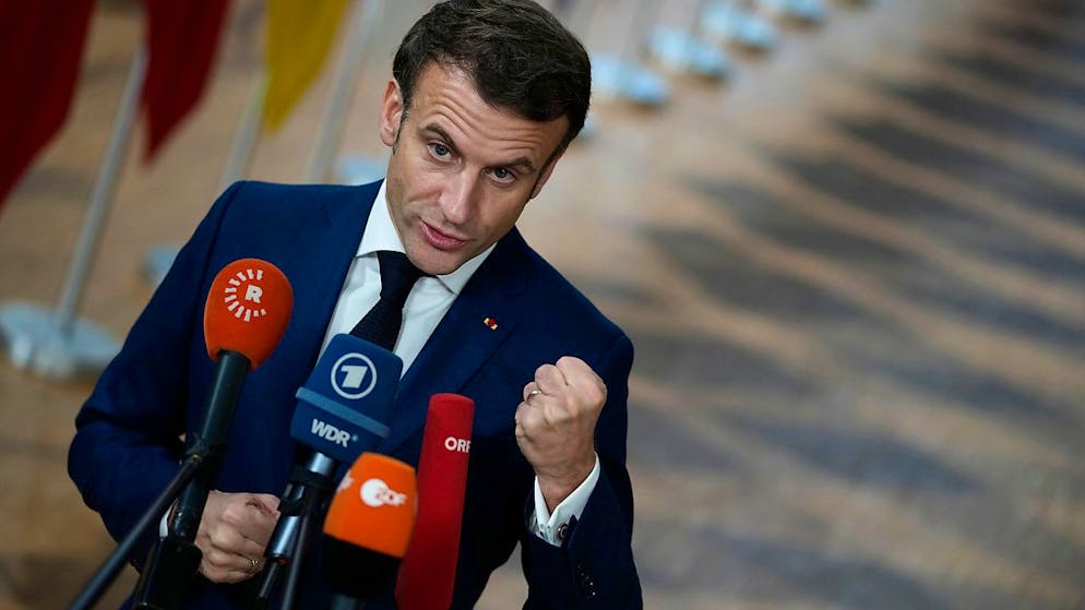 Die französische Regierung um Präsident Emmanuel Macron plant eine Rentenreform. Foto: Virginia Mayo/AP/dpa
