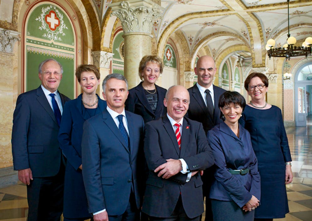 Die offiziellen Bundesratsfotos der letzten Jahre. So zeigte sich die Landesregierung 2013 (v. l.): Johann Schneider-Ammann, Simonetta Sommaruga, Didier Burkhalter, Eveline Widmer-Schlumpf, Bundespräsident Ueli Maurer, Alain Berset, Doris Leuthard.