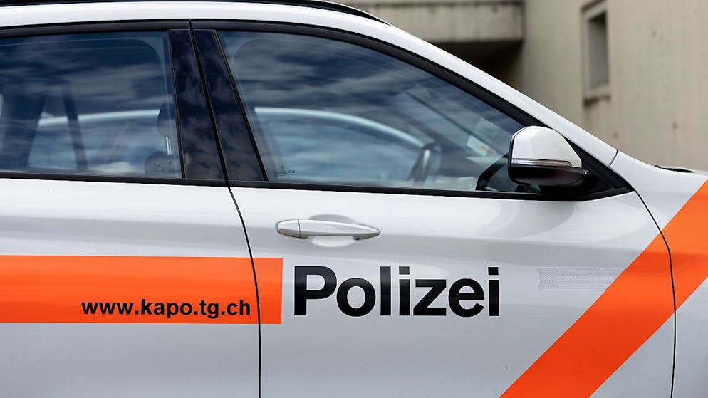 Eine Fussgängerin ist in Frauenfeld von einem Auto angefahren worden. Sie starb noch auf der Unfallstelle. (Symbolbild)