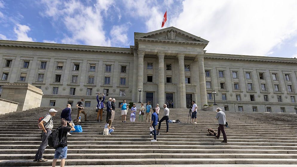 Das Bundesgericht in Lausanne stützt eine Verfügung des Kantons Aargau gegen einen psychisch angeschlagenen IV-Rentenbezüger. Der Schweizer hatte 2009 beim Streit mit seinem Vermieter einen Schuss abgefeuert. (Symbolbild)