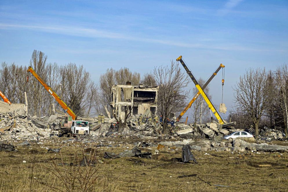 Sale il bilancio della vittime del bombardamento a Makiivka, nella repubblica del Donetsk