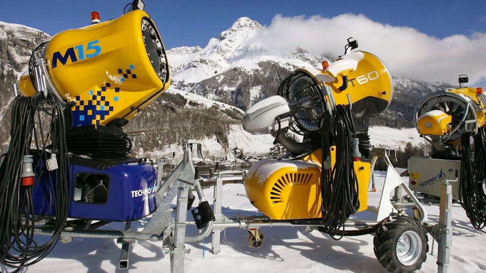 Geschlossene Skigebiete. «Pisten waren völlig durchnässt, da fährt kein Pistenbully mehr»