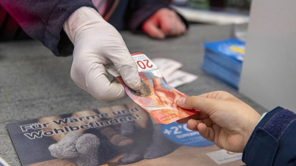 Umfrage belegt Einschränkungen. So stark belastet die Inflation die Schweizer Bevölkerung