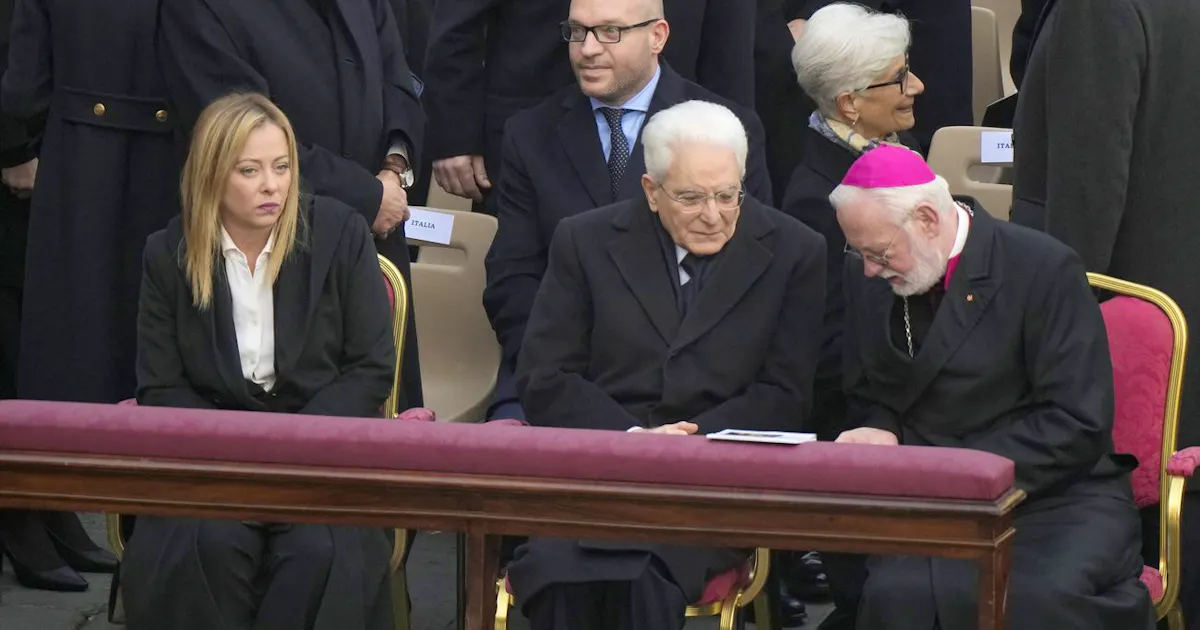 Vaticano: Il mondo saluta Ratzinger, da Mattarella ai reali | blue News