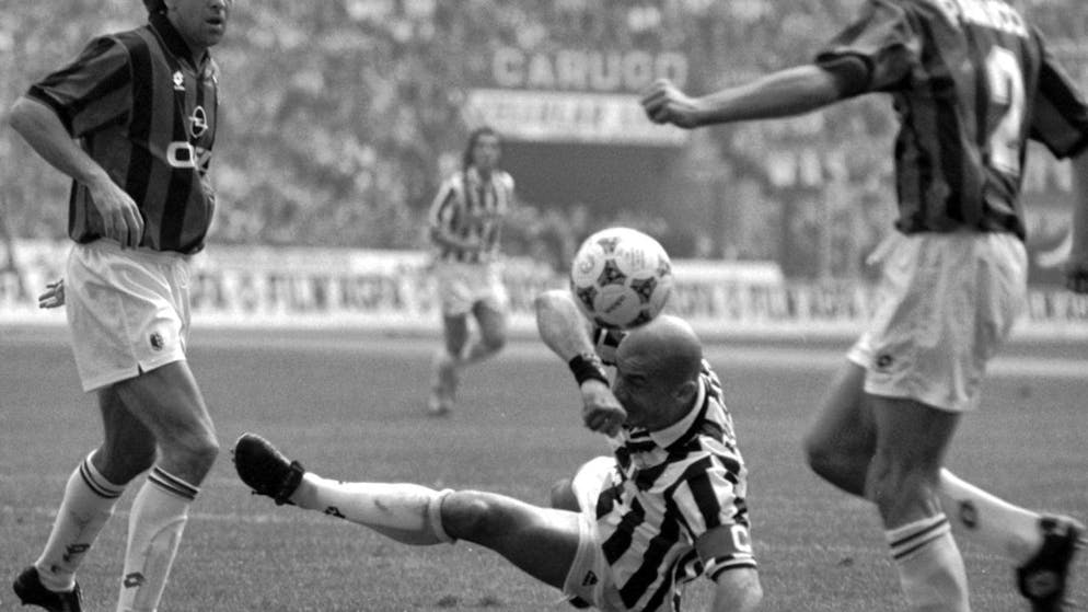 So bleibt Gianluca Vialli in Erinnerung: Als Stürmer, der immer vollen Einsatz gab.