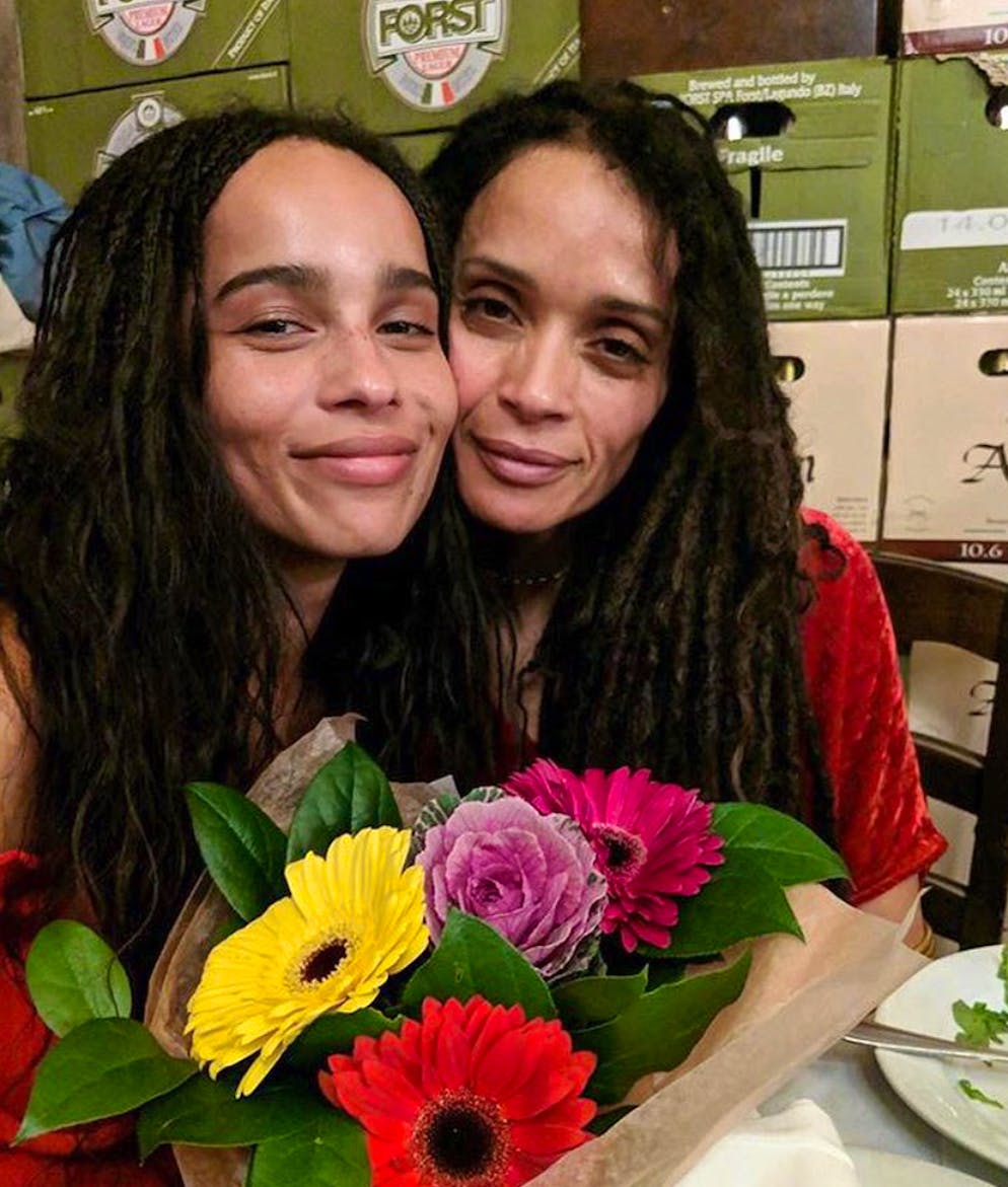 Nepo-Babys – bekannte Kids von noch bekannteren Eltern. … Schauspielerin Lisa  Bonet (rechts, «Bill Cosby Show»). Dieses Foto postete Lisa Bonet zusammen mit ihrer Tochter Zoë und schrieb dazu: «Mein Baby».