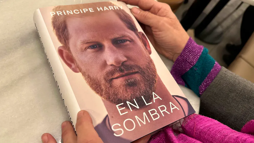 Prinz Harry und die Fehde mit dem Palast. Die Autobiografie des britischen Prinzen Harry hat alles: Sex, Drogen, Gewalt – und viele Vorwürfe.