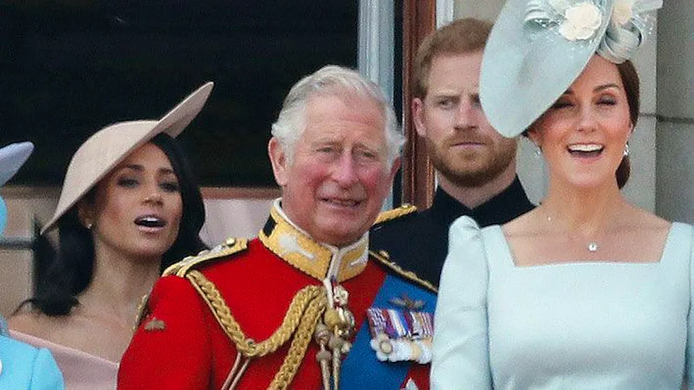 Abrechnung mit dem Vater. Prinz Harry: Charles war eifersüchtig auf Meghan und Kate