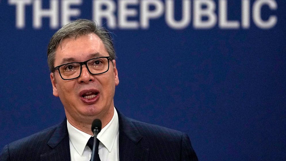 Aleksandar Vucic, Präsident von Serbien, spricht während seiner jährlichen öffentlichen Ansprache, inmitten der jüngsten Spannungen im Kosovo und einer schwierigen wirtschaftlichen Situation. Foto: Darko Vojinovic/AP/dpa