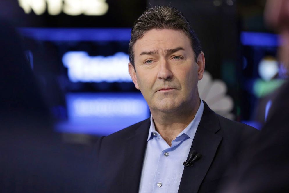 M. Easterbrook, qui ne reconnaît ni ne nie les conclusions de la SEC, a accepté la mise en oeuvre d'une ordonnance qui lui interdit d'exercer des fonctions dirigeantes pendant 5 ans et lui impose une amende de 400'000 dollars.