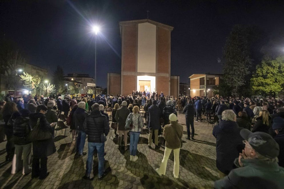 People attend a mass for Italian soccer player Gianluca Vialli at the Christ the King parish, Cremona, Italy, Monday Jan. 9, 2023. Gianluca Vialli, the former Italy striker who helped Sampdoria and Juventus win Serie A and European trophies before becoming player-manager at Chelsea died on Jan. 6. (Claudio Furlan/LaPresse via AP)