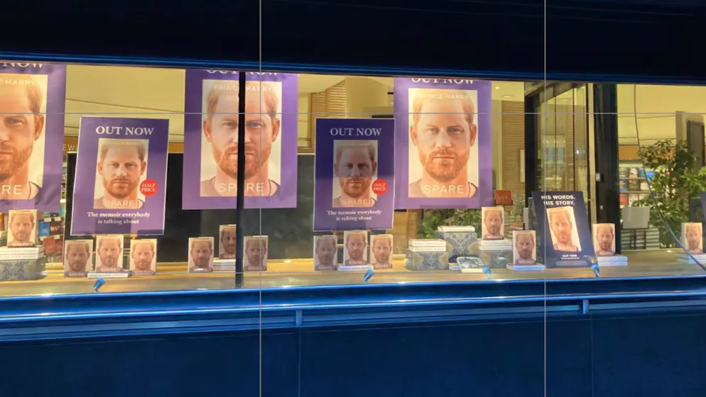 blue News in London. Tote Hose trotz Harrys Skandal-Buch