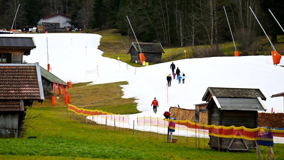 Garmisch-Partenkirchen a dû renoncer à organiser son géant en raison du manque de neige.