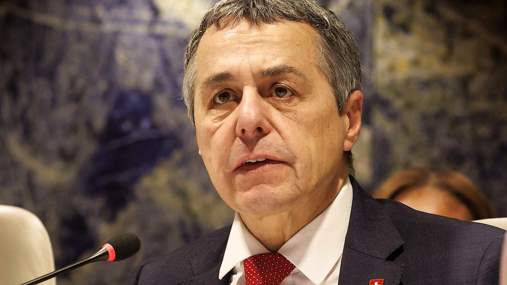 Bundesrat Ignazio Cassis hat überraschend seine Bereitschaft signalisiert, den Wiederbau der Ukraine mit eingefrorenen russischen Geldern zu finanzieren. (Archivbild)