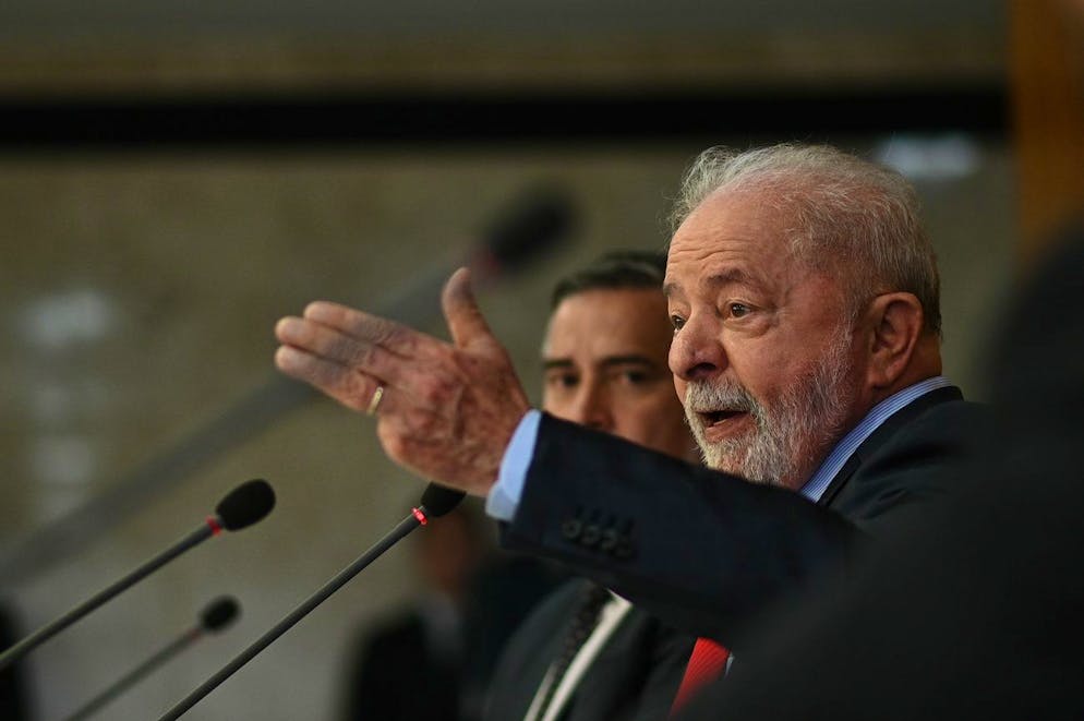Il presidente in carica Lula ha inoltre deciso di declassificare i dati della carta aziendale dell'ex presidente Bolsonaro rendendoli pubblici.