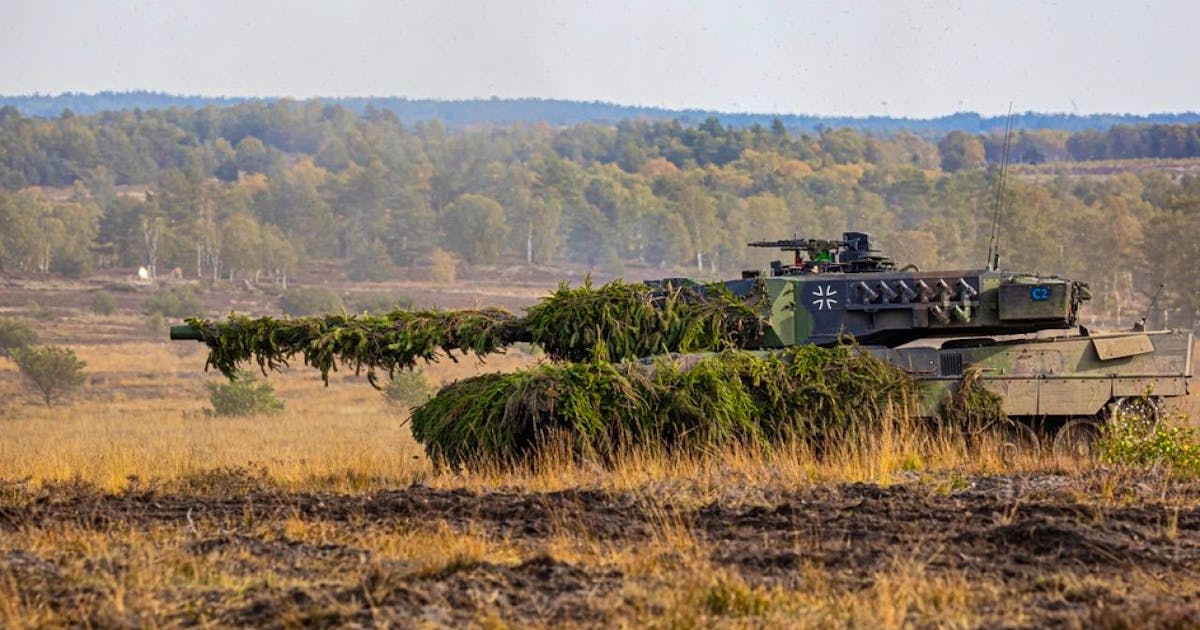 Niemcy.  Dostawy wyremontowanych czołgów Leopard 2 na Ukrainie dopiero od 2024 roku.