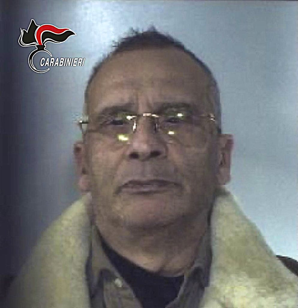 Mafia-Boss Matteo Messina Denaro wird verhaftet. Die Carabinieri veröffentlichten nach der Verhaftung von Matteo Messina Denaro dieses Bild. Es ist das erste Foto seit über 30 Jahren, das den Boss der Cosa Nostra zeigt.