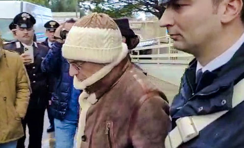 Mafia-Boss Matteo Messina Denaro wird verhaftet. Eine Spezialeinheit schnappte Matteo Messina Denaro, als dieser sich in einer Privatklinik in Palermo einer Krebsbehandlung unterzog.