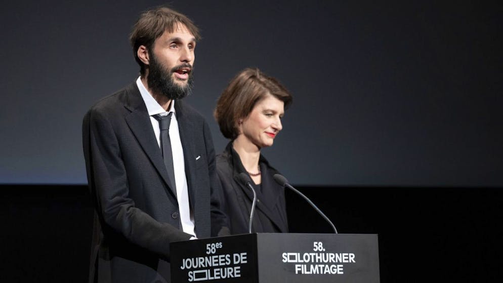 Monica Rosenberg, rechts, und Niccolò Castelli, Co-Leitung Solothurner Filmtage, haben in ihrer Eröffnungsrede die Gründe dafür genannt, warum oft Kino wertvoller ist als der Filmgenuss auf dem Sofa.