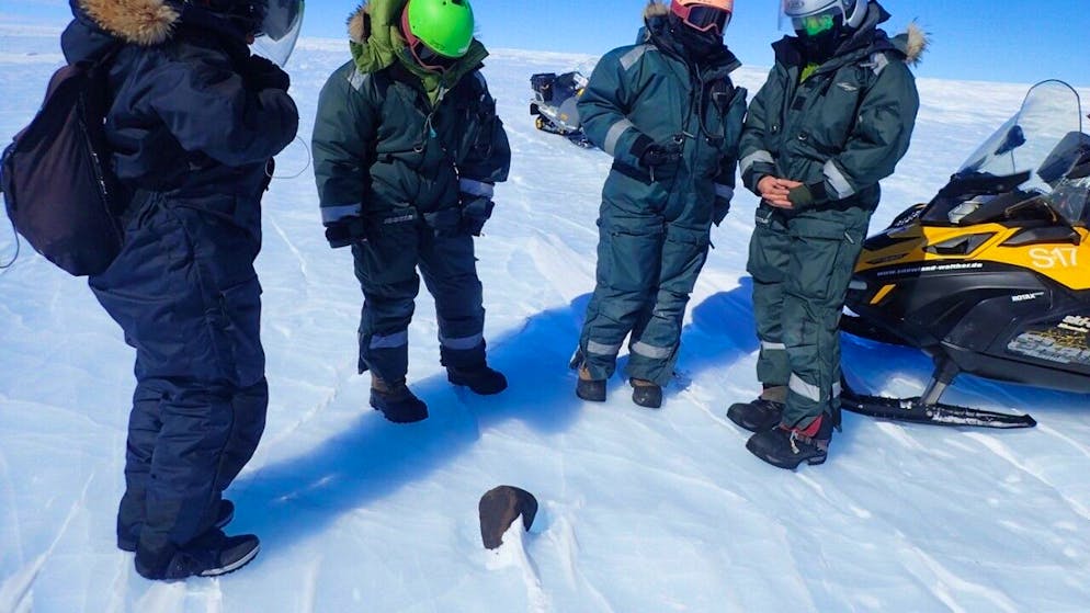 Geologie. Schweizer Forscherin birgt spektakulären Meteorit aus der Antarktis