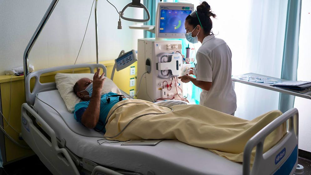Die Forscher untersuchten unter anderem den zu erwartenden Anstieg chronischer Krankheiten sowie die Planung von Krankenhausentlassungen älterer und gefährdeter Patienten. (Archivbild)