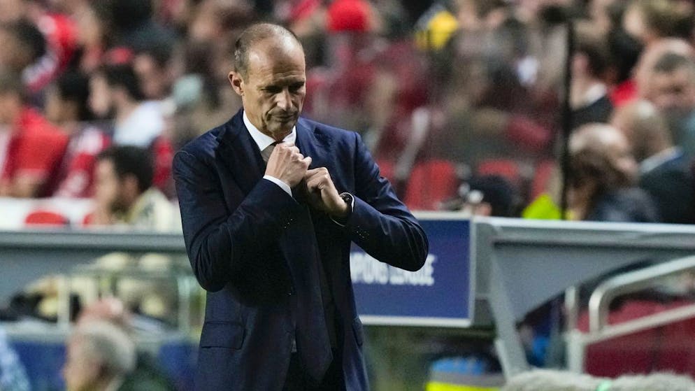 Juve-Trainer Massimiliano Allegri muss in der Meisterschaft eine Aufholjagd starten, sofern die 15 Punkte Abzug bestehen bleiben.