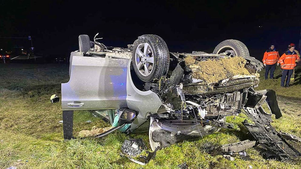 In dem verunfallten Auto sassen sechs Menschen.