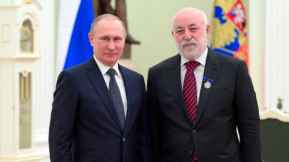 Vekselberg im Jahr 2017 bei einem Treffen mit Putin im Kreml.