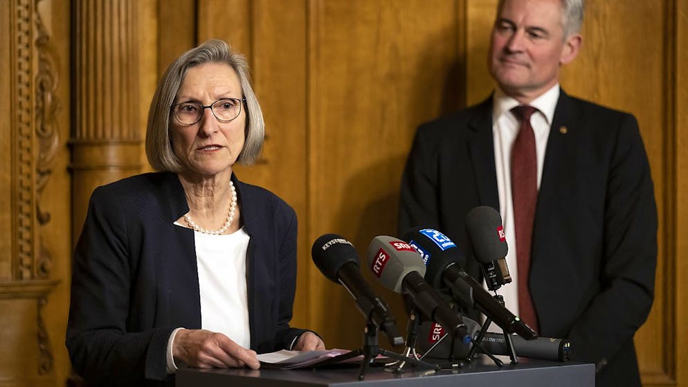 Die Luzerner SP-Nationalrätin Prisca Birrer-Heimo und Ständerat Matthias Michel (FDP/ZG) stellen vor den Medien die Arbeitsgruppe vor, die Indiskretionen aus dem Bundesrat im Zusammenhang mit der Pandemie untersuchen soll.