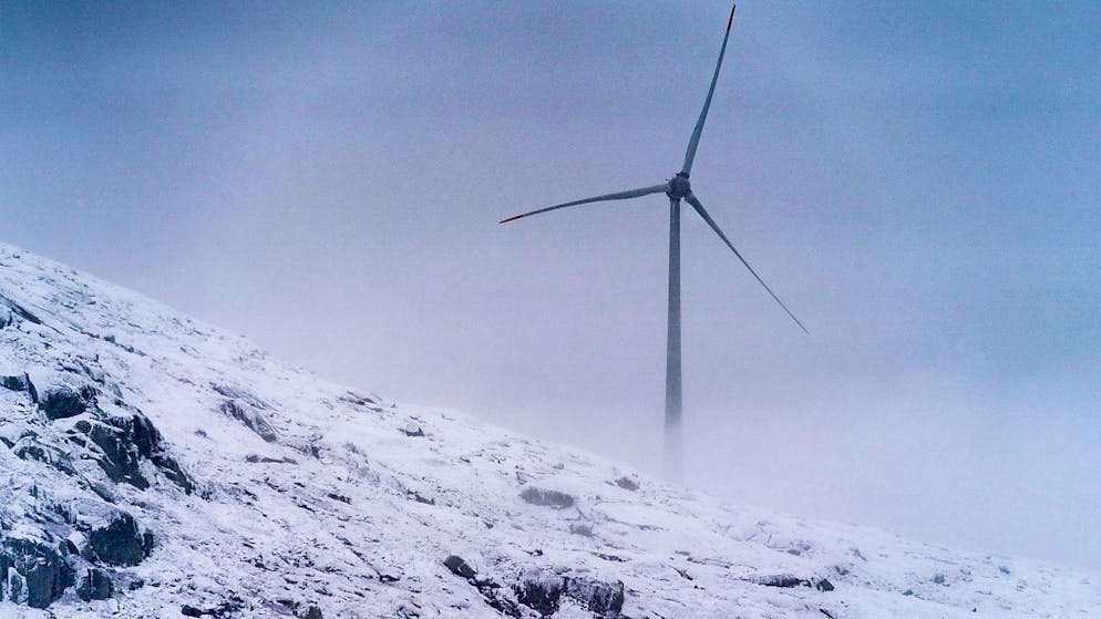 Neben der Wasser- und der Solarenergie sollen auch Windkraftanlagen in der Schweiz rasch ausgebaut werden. (Archivbild)