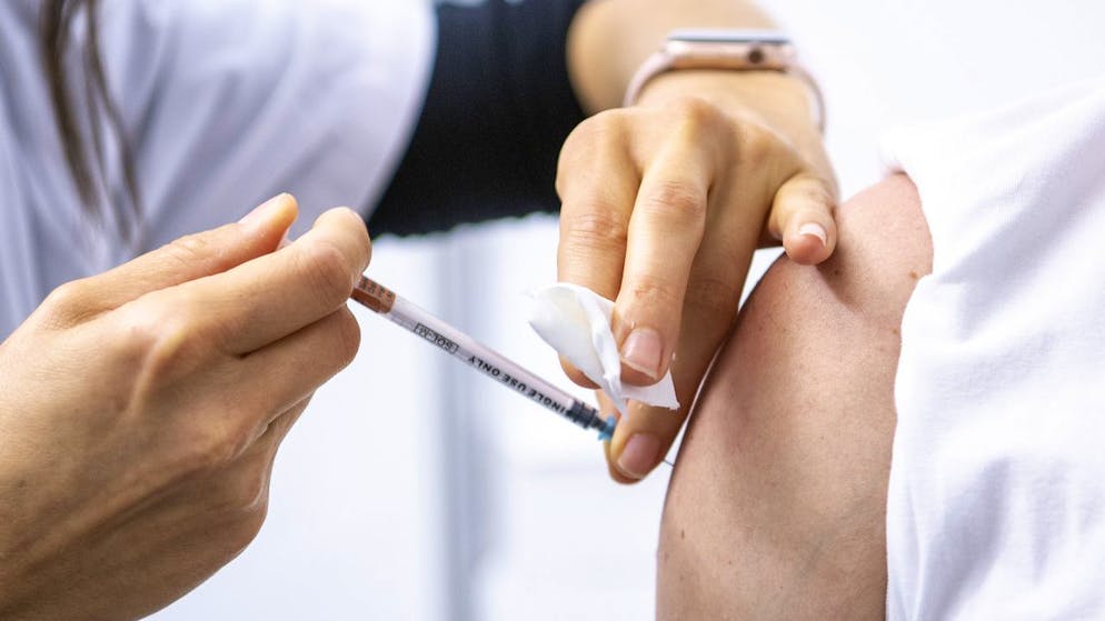 Covid-19-Impfungen gibt es in Liechtenstein in Zukunft nur noch im Landesspital, Corona-Tests in Arztpraxen. (Symbolbild)
