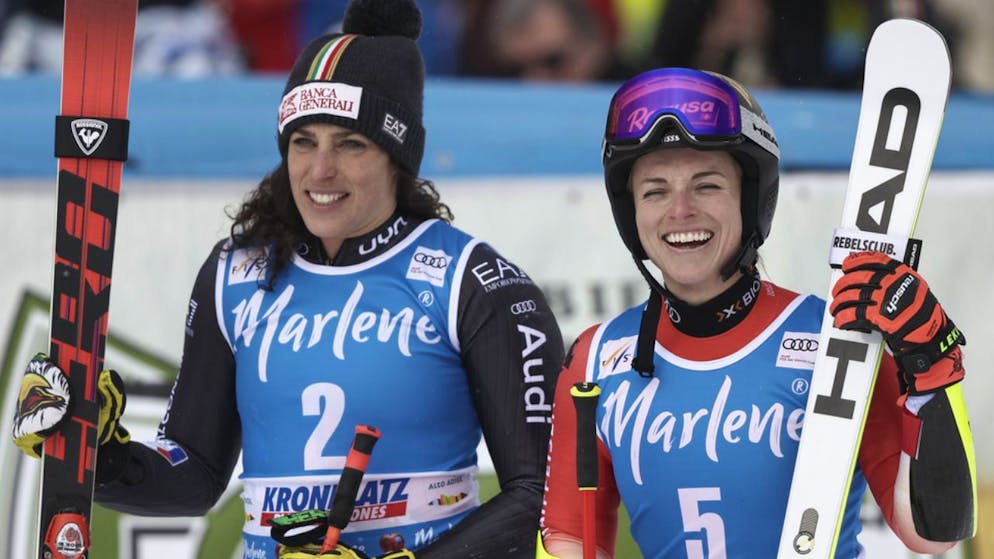 Federica Brignone und Lara Gut-Behrami freuen sich über ihren Podestplatz in Kronplatz.