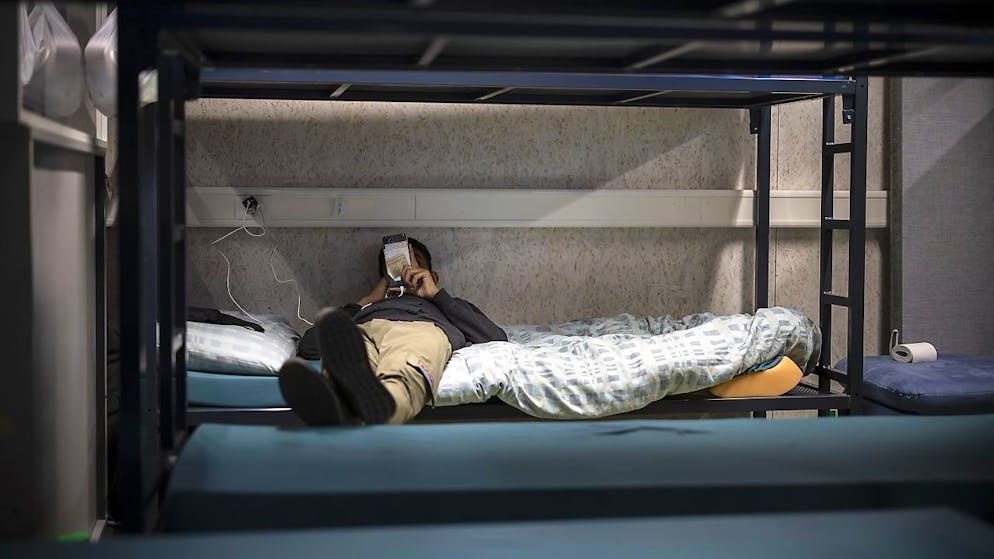 Le Conseil fédéral veut clarifier les recours à la contrainte dans les centres d'asile (image symbolique).