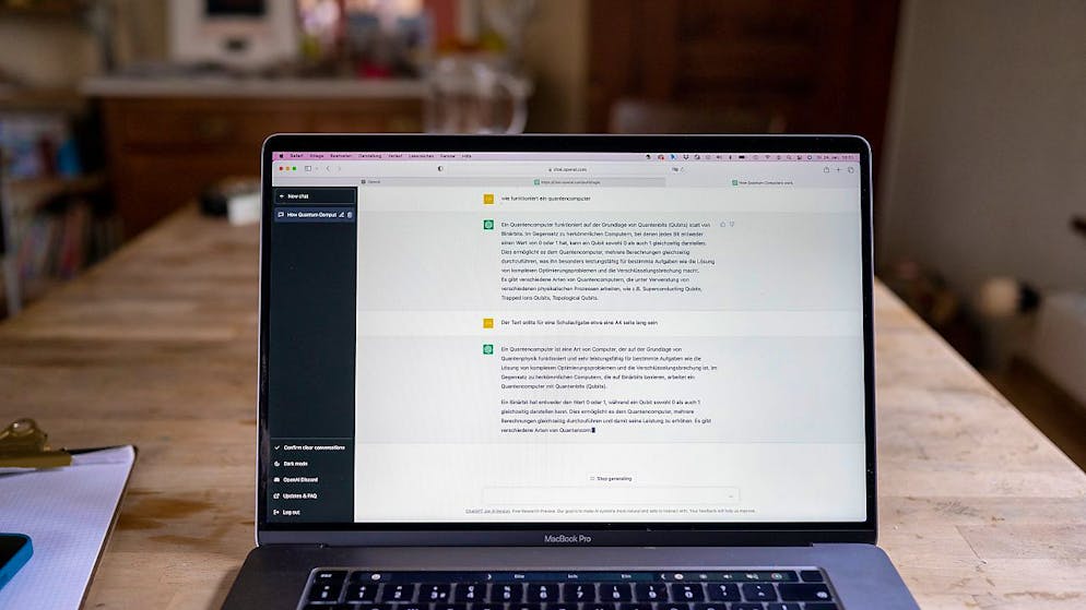 Dans l'ensemble, ChatGPT n'est pas un très bon étudiant en droit lorsqu'il agit seul, estime un professeur de droit américain après un test. (image symbolique)