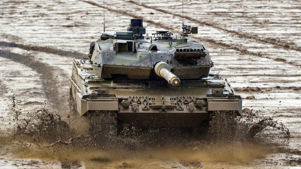 ARCHIV - Ein Kampfpanzer der Bundeswehr vom Typ Leopard 2A6. Foto: Philipp Schulze/dpa