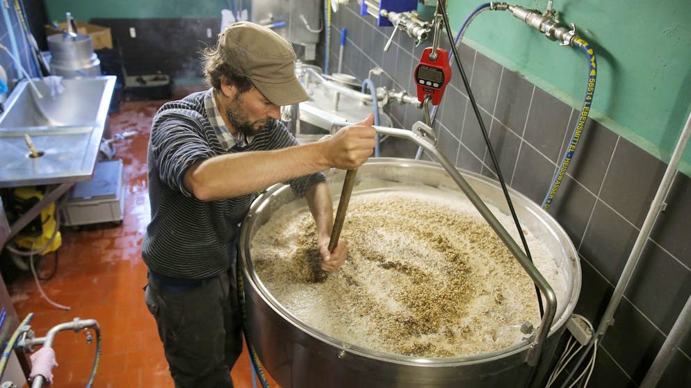Heizen, vergären, kühlen und lagern: Das Bierbrauen braucht viel Energie. Die massiv gestiegenen Preise fordern die Brauereien stark heraus.