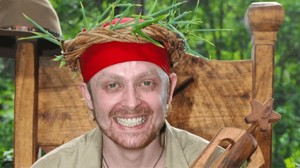 Dschungelkönig*in – und dann? Das wurde aus den bisherigen Sieger*innen. Ross Antony holte sich 2008 die Krone bei «Ich bin ein Star – holt mich hier raus». Der Sänger bewies mehr Durchhaltevermögen, als ihm viele zugetraut hätten. Auch nach dem «Dschungelcamp» zeigte der Brite, dass er ein guter Geschäftsmann ist. Mit Auftritten in ...