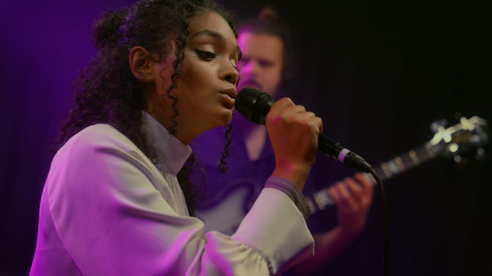 «Sing It Your Way». Alice startet ihre Popstar-Karriere mit prominenter Hilfe