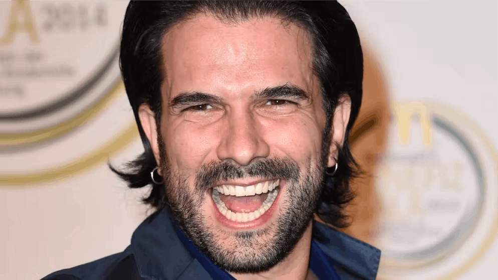 Dschungelkönig*in – und dann? Das wurde aus den bisherigen Sieger*innen. «Wegen das Geld» macht der amtierende Dschungelkönig überhaupt so einiges mit: 2019 tourt er ein weiteres Mal mit der Strip-Gruppe «The Sixx Paxx» durch Deutschland. In der diesjährigen Staffel machte er seiner Freundin Verena Kerth, die als Kandidatin dabei war, sogar einen Heiratsantrag – zum Sieg reicht es seiner Lieblingsfrau aber trotzdem nicht.