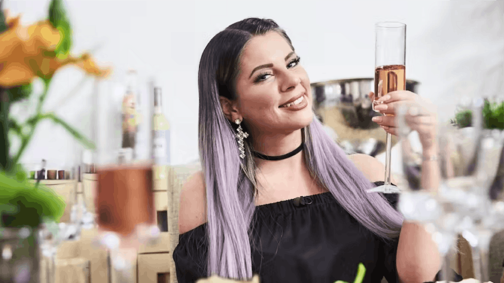 Dschungelkönig*in – und dann? Das wurde aus den bisherigen Sieger*innen. ... hat sie sich etwas losgelöst vom Schwestern-Fame: Ihre Karriere als Sängerin kam zwar nicht so richtig in Fahrt, mit über 700'000 Followern bei Instagram ist Fankhauser aber durchaus erfolgreich als Influencerin und präsentiert dort auch regelmässig Werbung für Kosmetikprodukte und ihre eigene Modekollektion.