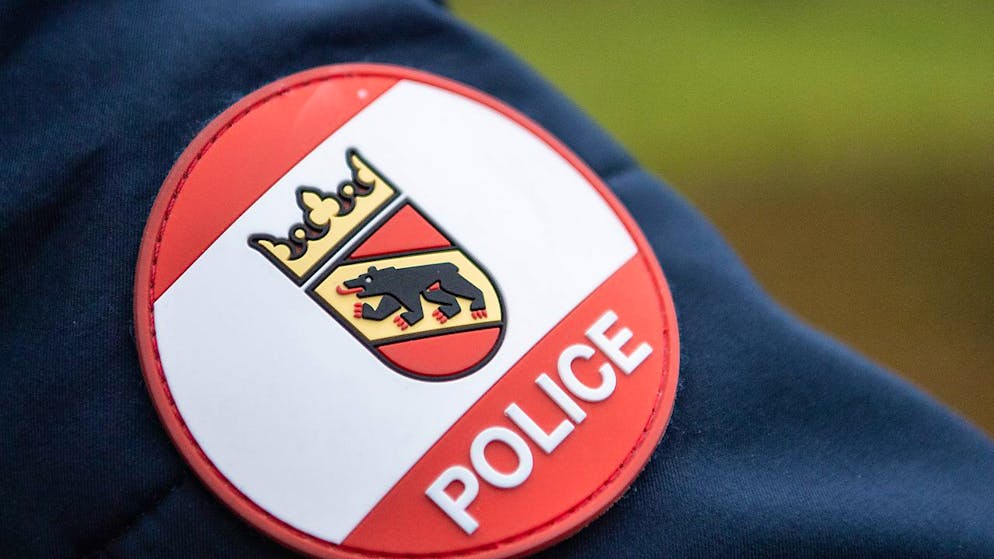 Nach dem Überfall auf Jugendliche in Münchenbuchsee sucht die Polizei Zeugen. (Symbolbild)