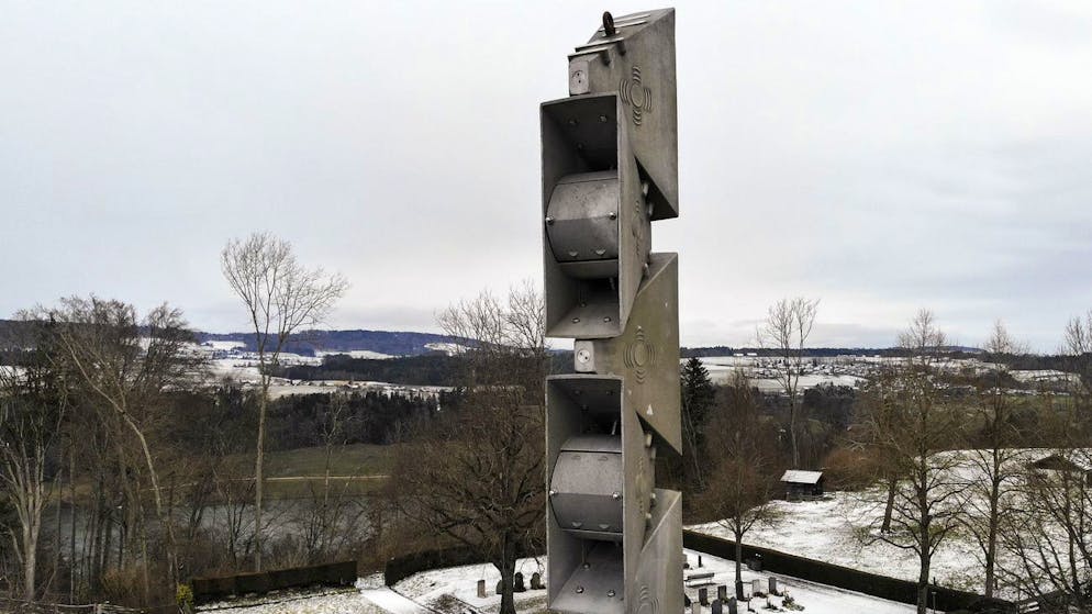 Eine Sirene auf dem Dach eines Gebäudes in Frauenkappelen (BE). (Archivbild)