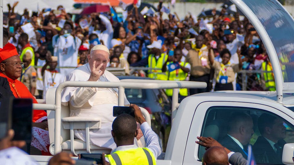 Papst feiert XXL-Messe in Kinshasa - Gallery. Papst Franziskus kommt am Flughafen Ndolo an, um die Heilige Messe zu feiern.