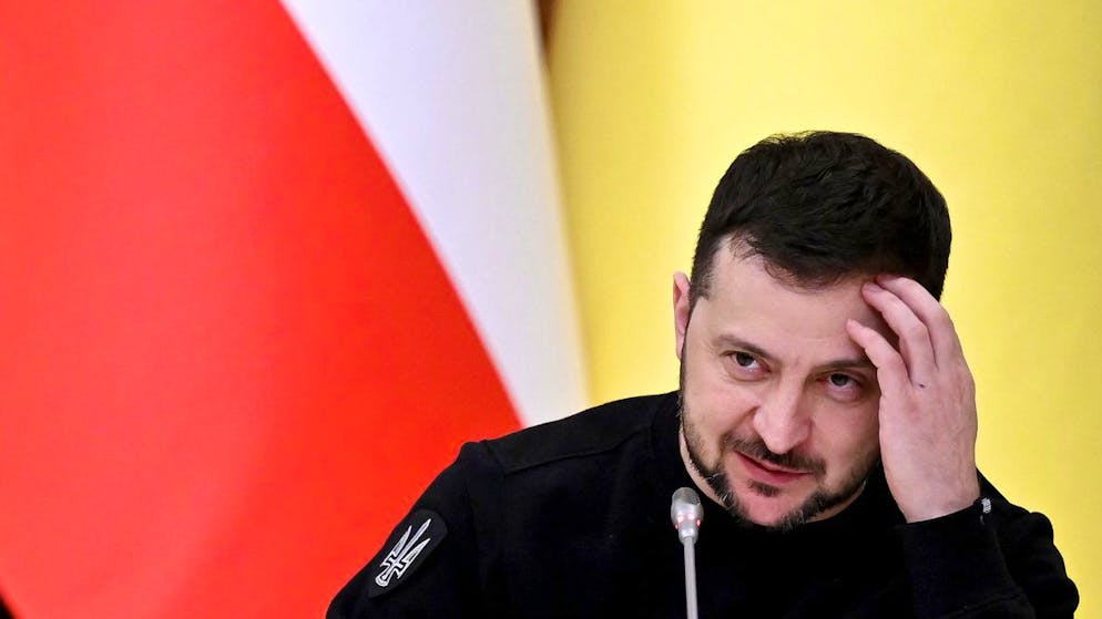 «Der einzige Weg, den russischen Terrorismus zu stoppen, ist ihn zu besiegen. Durch Panzer. Kampfjets. Weitreichende Raketen», sagt der ukrainische Präsident Wolodymyr Selenskyj. Er warnt vor dem Jahrestag des russischen Kriegsbeginns am 24. Februar vor einer Zunahme der Angriffe.