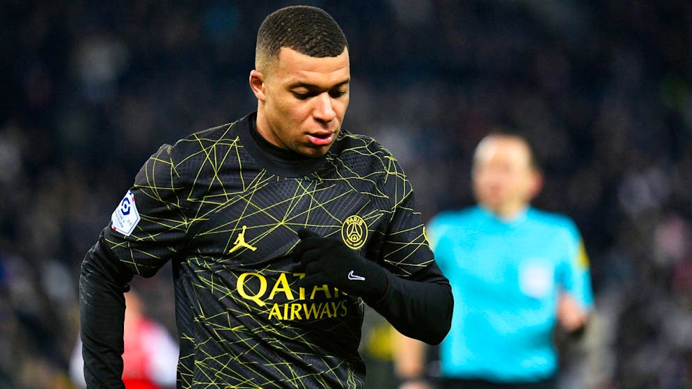 Kylian Mbappé hat sich eine Verletzung am Oberschenkel zugezogen.