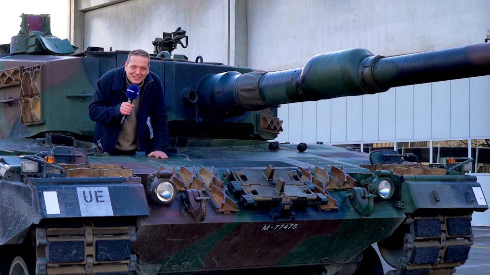 blue News testet. So fährt sich ein Schweizer Leopard-Panzer