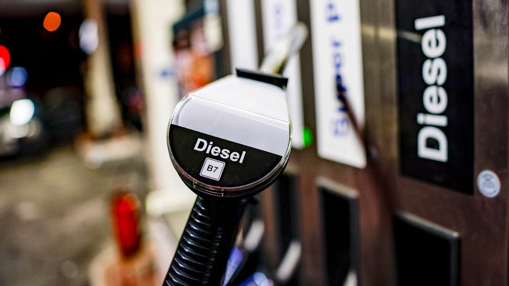 Ukraine-Übersicht. Neue Hilfszusagen für Ukraine +++ EU will Preisdeckel für russischen Diesel